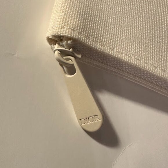 NIB 2024 Christian Dior Flower Cream Pouch Makeup Bag Cosmetic Pouch Case (AA11) - Picture 4 of 6